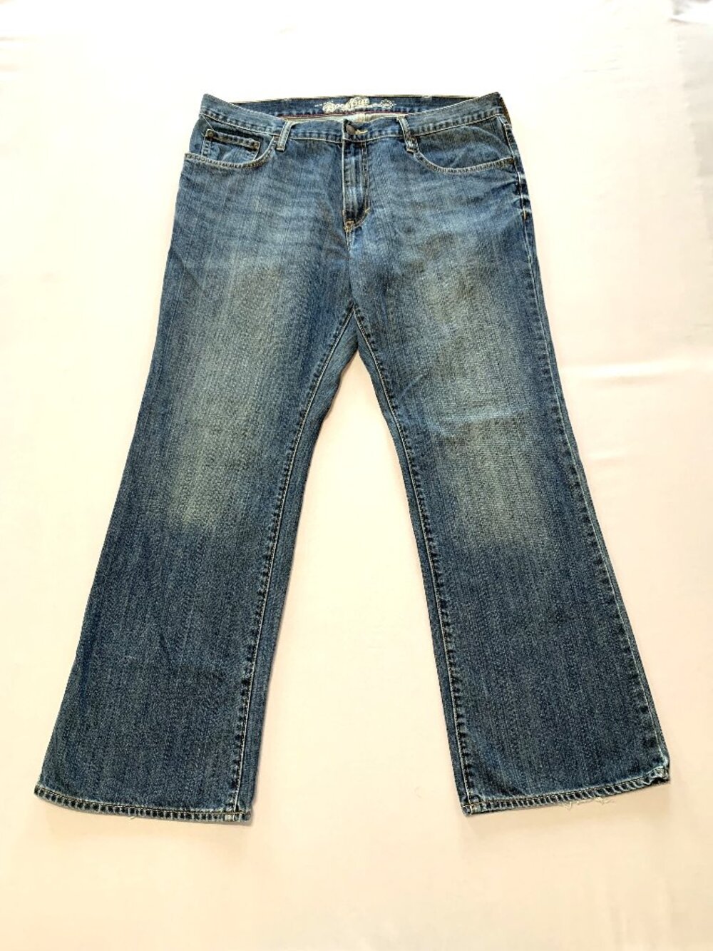 Old Navy Men Trending Boot Cut Blue Jeans Medium Wash Size 38/32